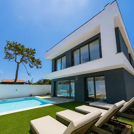 5br With Pool | Fonte Da Telha שארנקה