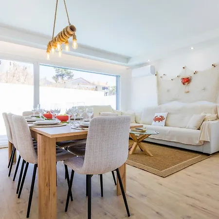 5br With Pool | Fonte Da Telha